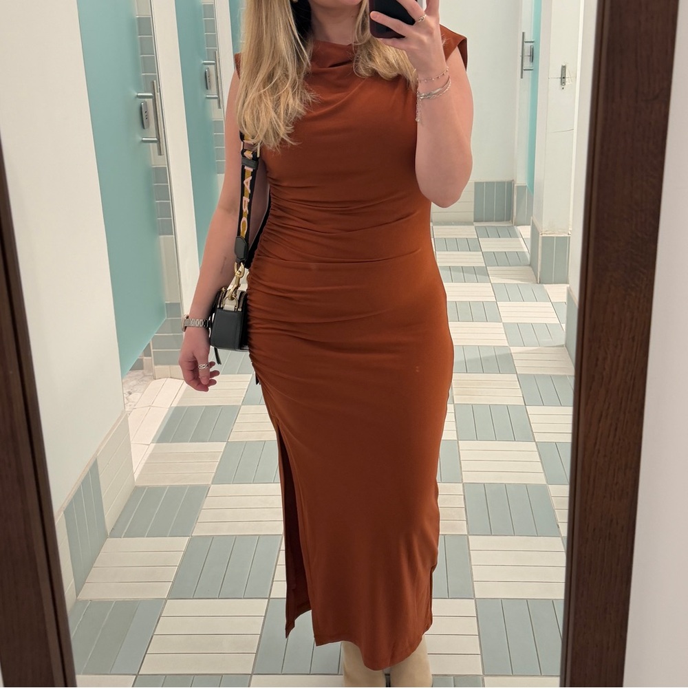 Robbie Bee Rust Midi Dress